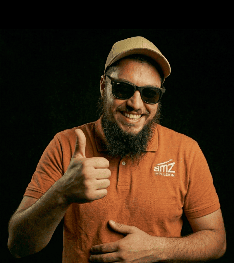 Nicolas lève le pouce - lancement de produit Amazon FBA pensé pour être rentable AmZ Impulsion